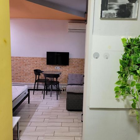 Мини Дом Целиком Около Мед Центра Астхик Ξενοδοχείο Γιερεβάν Εξωτερικό φωτογραφία